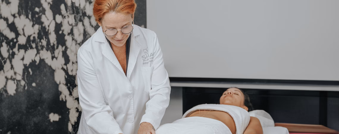 ¿Cómo curar una contractura en la garganta?