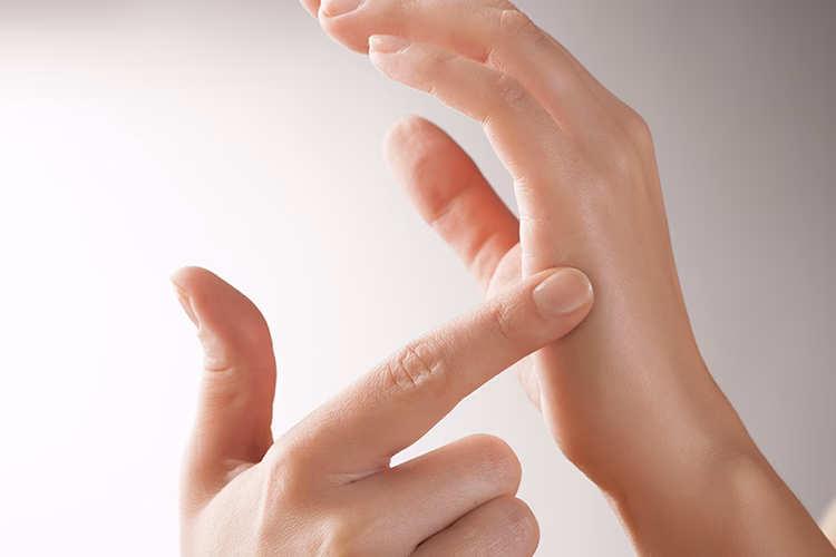 ¿Qué simboliza el dedo meñique?