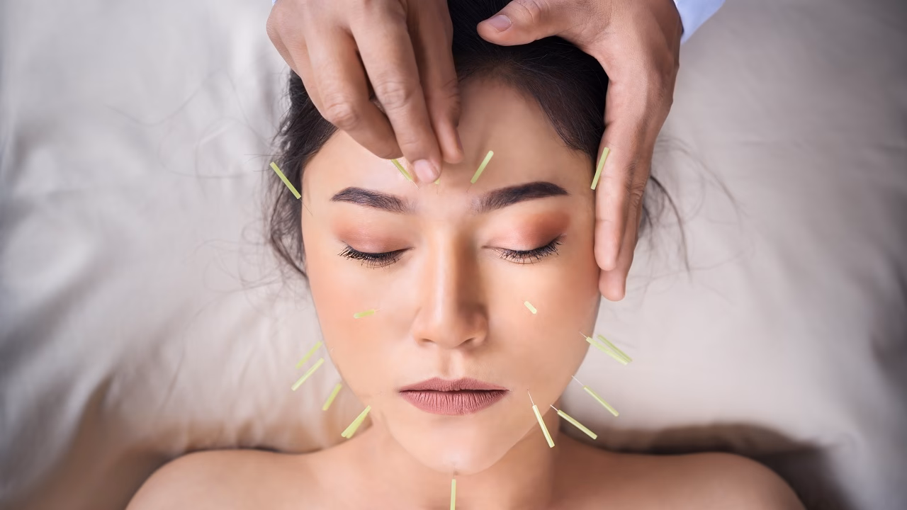 ¿Qué sirve para desinflamar el contorno de ojos?