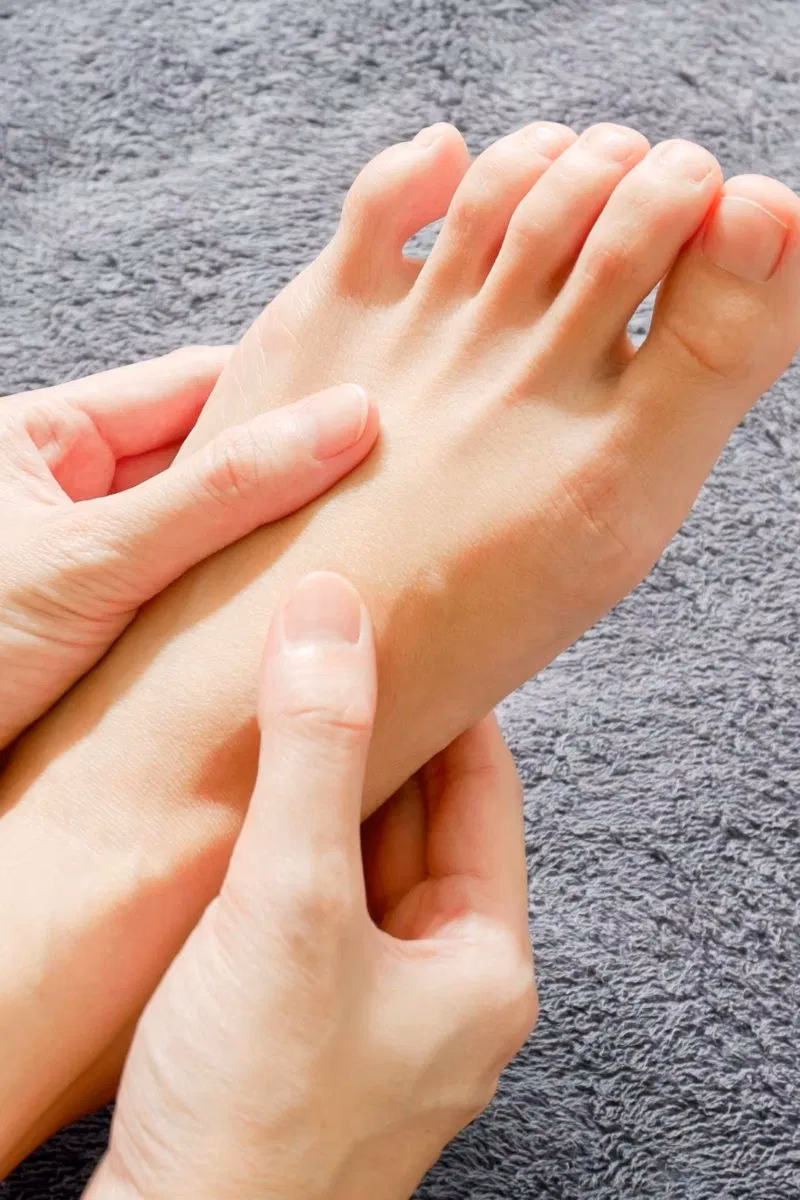 ¿Qué hierba es buena para el hormigueo de los pies?