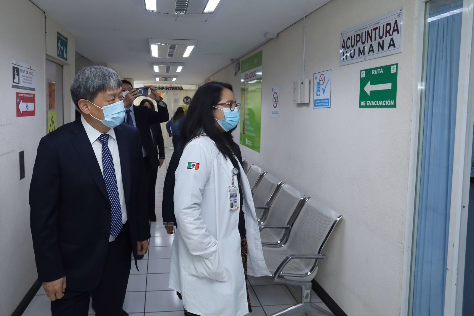 ¿Qué especialidades atiende el Hospital General de México?